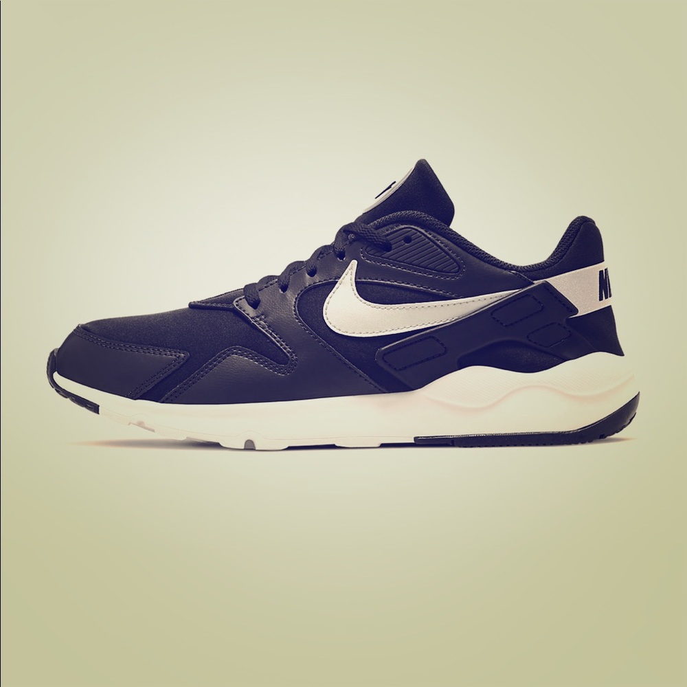 BRAND NEW! Nike sneaker Men’s size 12